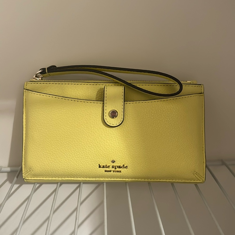 Kate Spade NWT Medium Universal Phone Wristlet
